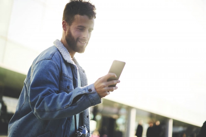 File:CellPhoneNotifications.jpg
