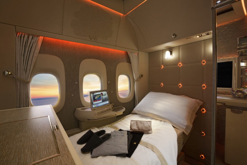 File:EmiratesNewSuite3.jpg